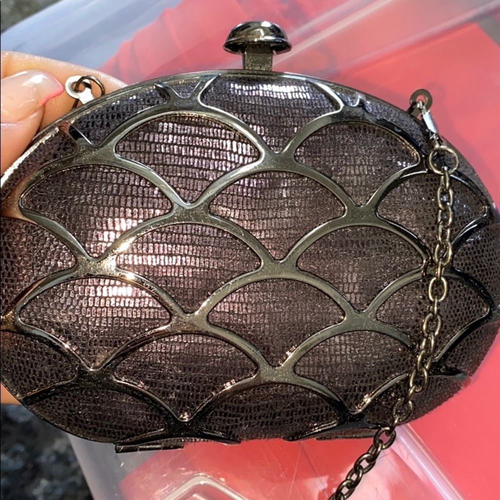 Bebe clutch